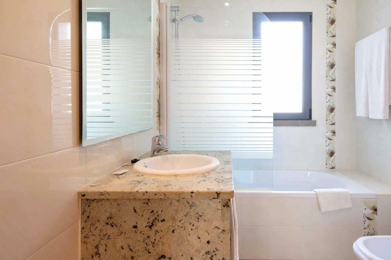 Villa Ruana - 5 Bedrooms On Suite- Free Out Door Hot Jacuzzi - By Bedzy Albufeira Exterior photo